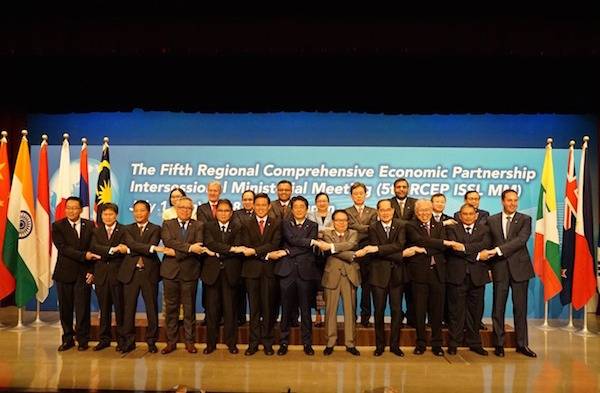 進出口清關(guān),進出口清關(guān)公司,清關(guān),進出口清關(guān)代理,代理報關(guān)公司,食口進出口報關(guān),進出口報關(guān),進出口報關(guān)公司,進出口代理、進出口報關(guān)代理,進出口清關(guān)公司,進出口報關(guān),進出口報關(guān)流程等相關(guān)服務(wù)。瑞獅國際是一家致力于國際包稅進出口清關(guān)國際物流公司，提供香港包稅進出口，國際進出口報關(guān)代理公司，進出口清關(guān)到中國一站式綜合國際進出口報關(guān)代理公司