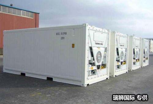 冷藏車種類及各自的優(yōu)缺點(diǎn)？冷藏車種類有哪些？冷藏車根據(jù)制冷裝置的制冷方式分為了機(jī)械冷藏汽車、冷凍板冷藏汽車、液氮冷藏汽車、干冰冷藏汽車等不同的種類，這些種類各有各的優(yōu)缺點(diǎn)，消費(fèi)者在購買需要了解清楚，此外，消費(fèi)者還要了解冷藏車的報(bào)價(jià)，在了解的基礎(chǔ)上進(jìn)行選擇。